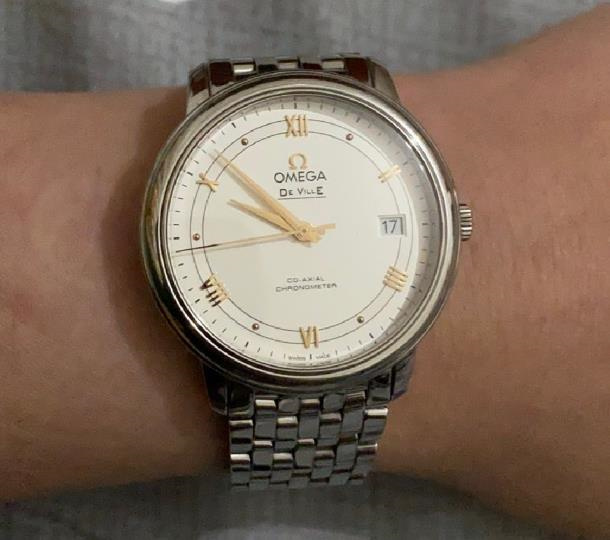 揭秘：让欧米茄腕表表针重焕光彩的简易技巧