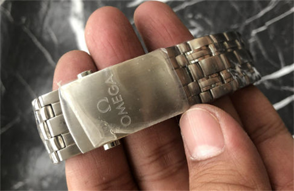 欧米茄腕表表蒙有划痕如何修复